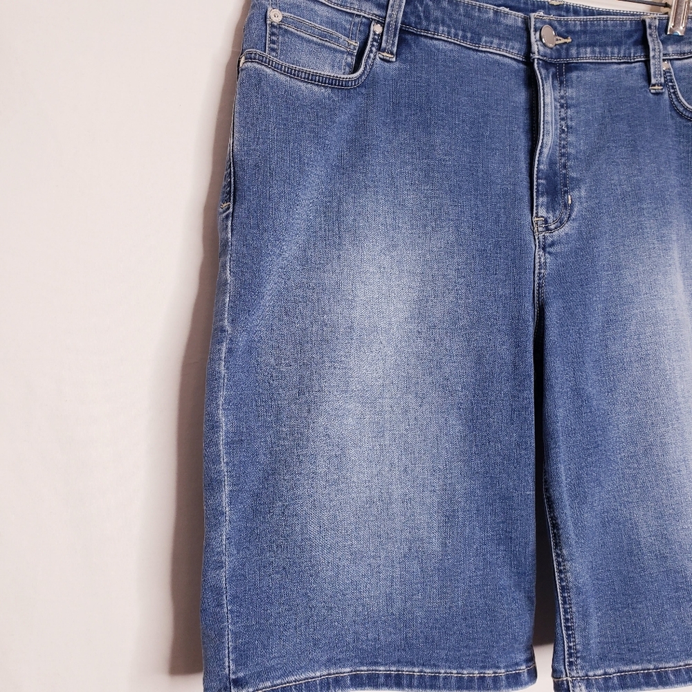 Tommy Bahama Boracay Indigo Denim Bermuda Jean Shorts Women's Size 14x11" - Picture 2 of 11